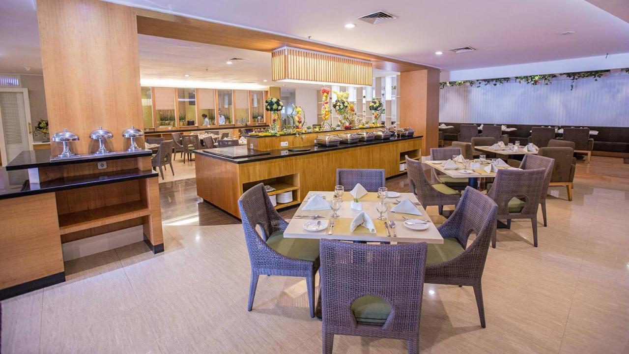 Emerald Garden International Hotel Medan Exterior foto