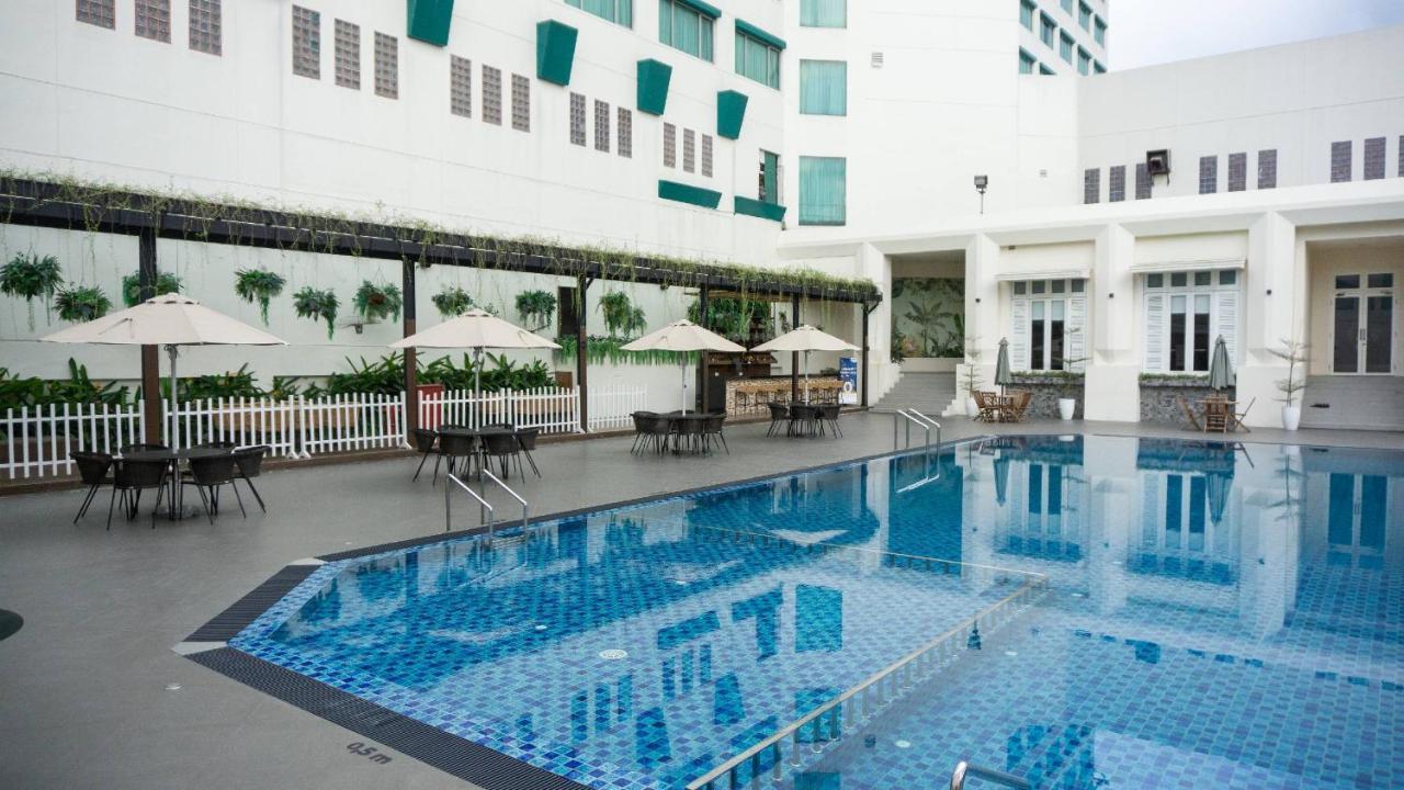 Emerald Garden International Hotel Medan Exterior foto