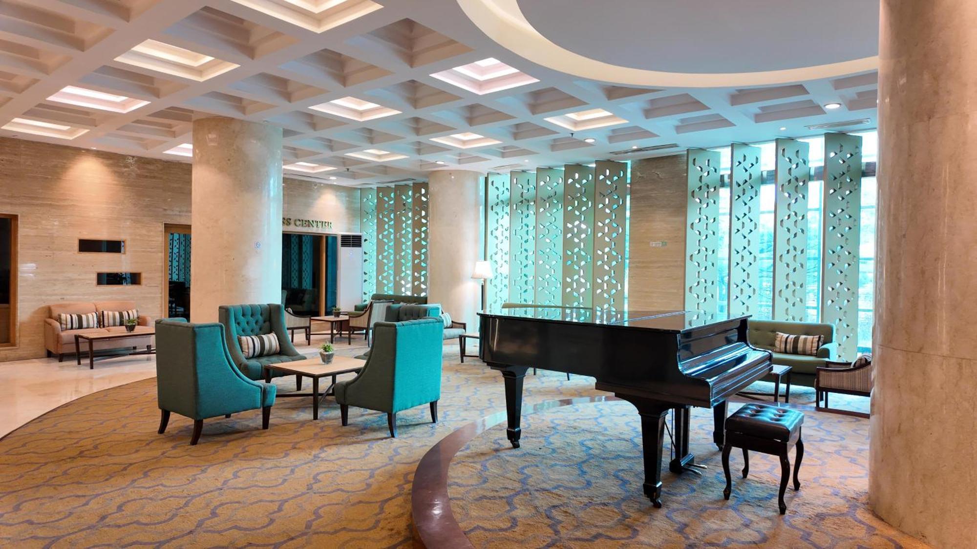 Emerald Garden International Hotel Medan Exterior foto